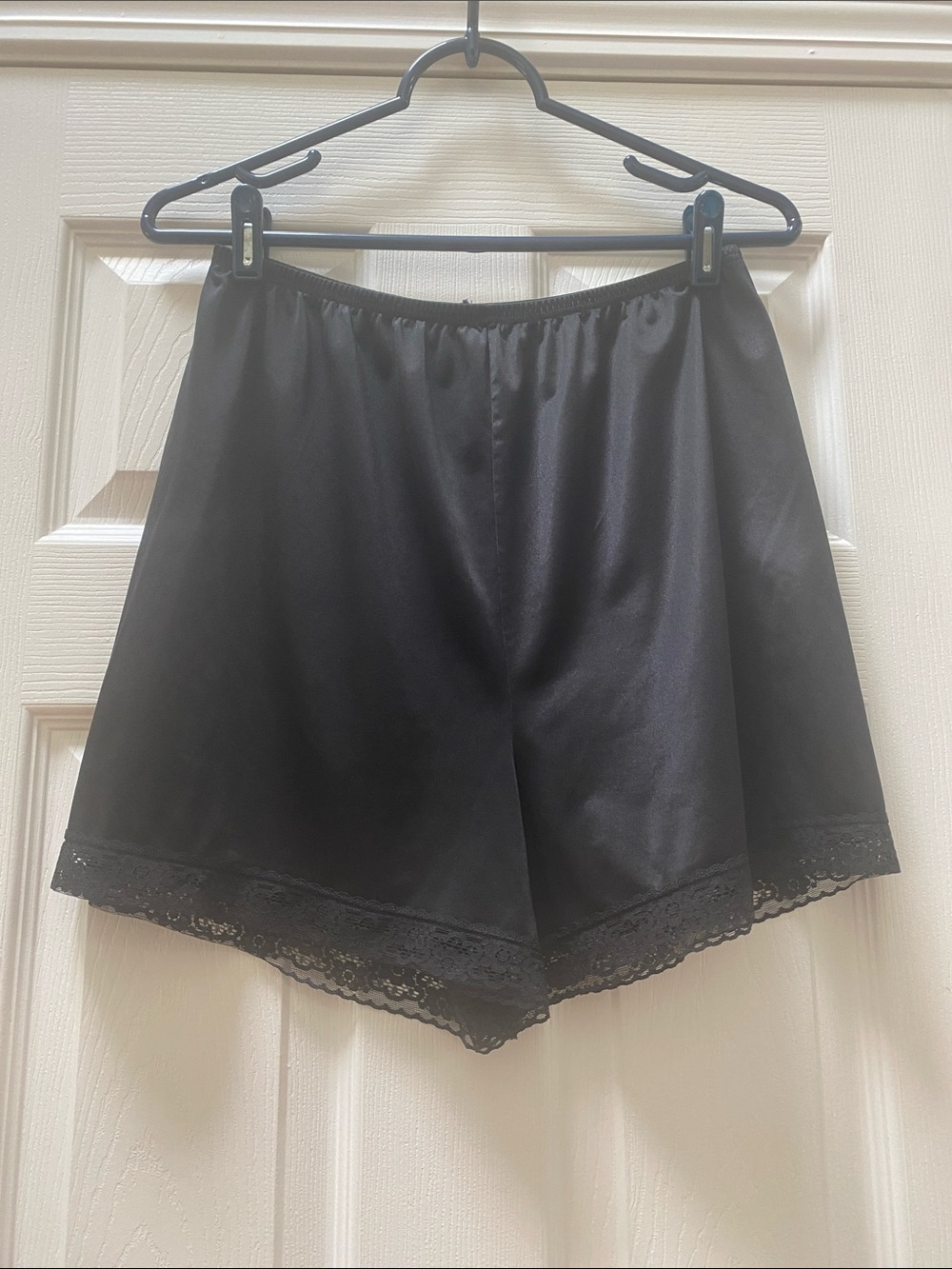 VTG Black Lace Trimmed Pettipants from Vanity Fair, Size L